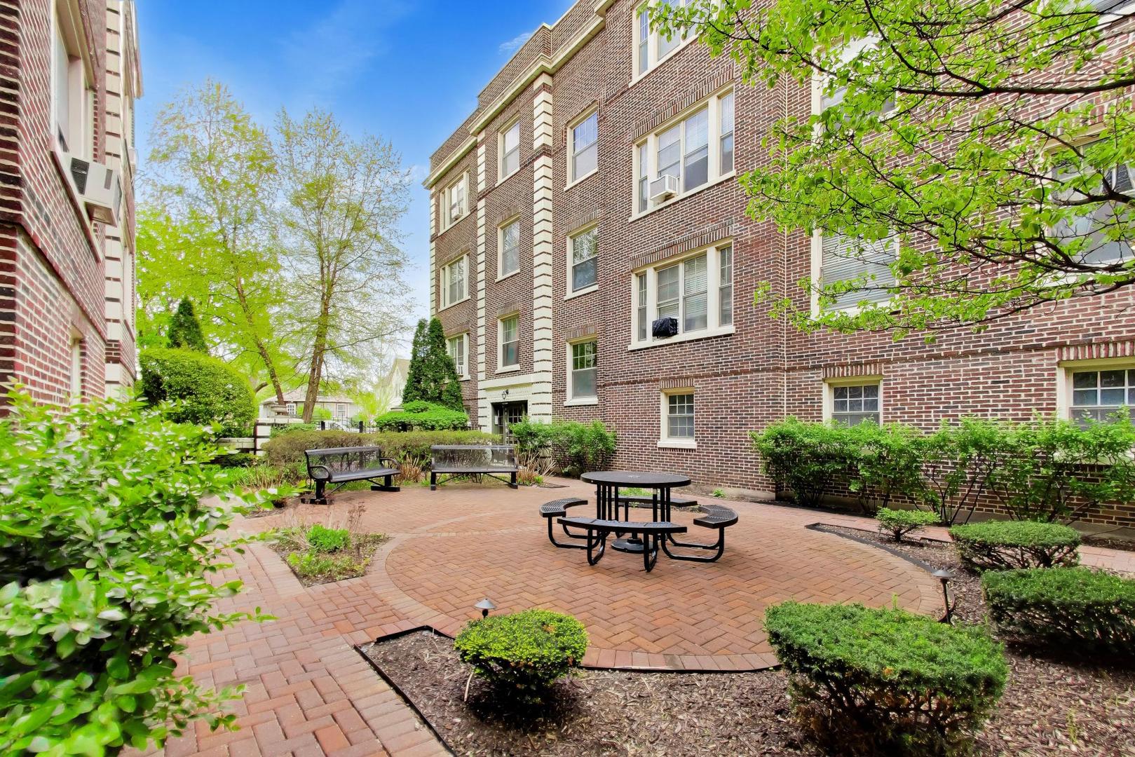 443 N Lombard Avenue #2, Oak Park, IL 60302