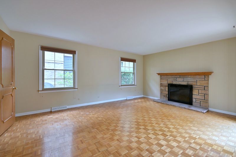 191 S Hawthorne Avenue, Elmhurst, IL 60126