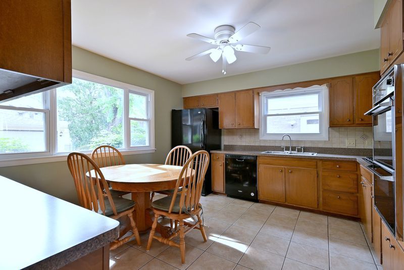 191 S Hawthorne Avenue, Elmhurst, IL 60126