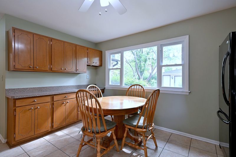 191 S Hawthorne Avenue, Elmhurst, IL 60126