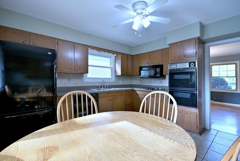191 S Hawthorne Avenue, Elmhurst, IL 60126