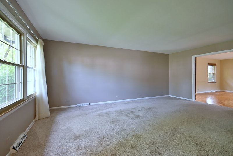 191 S Hawthorne Avenue, Elmhurst, IL 60126