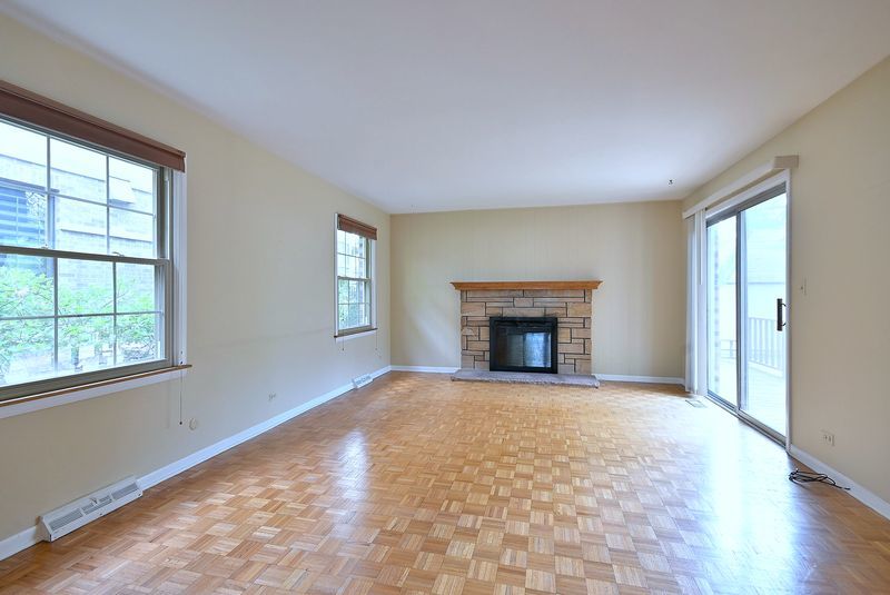 191 S Hawthorne Avenue, Elmhurst, IL 60126