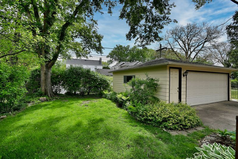 191 S Hawthorne Avenue, Elmhurst, IL 60126
