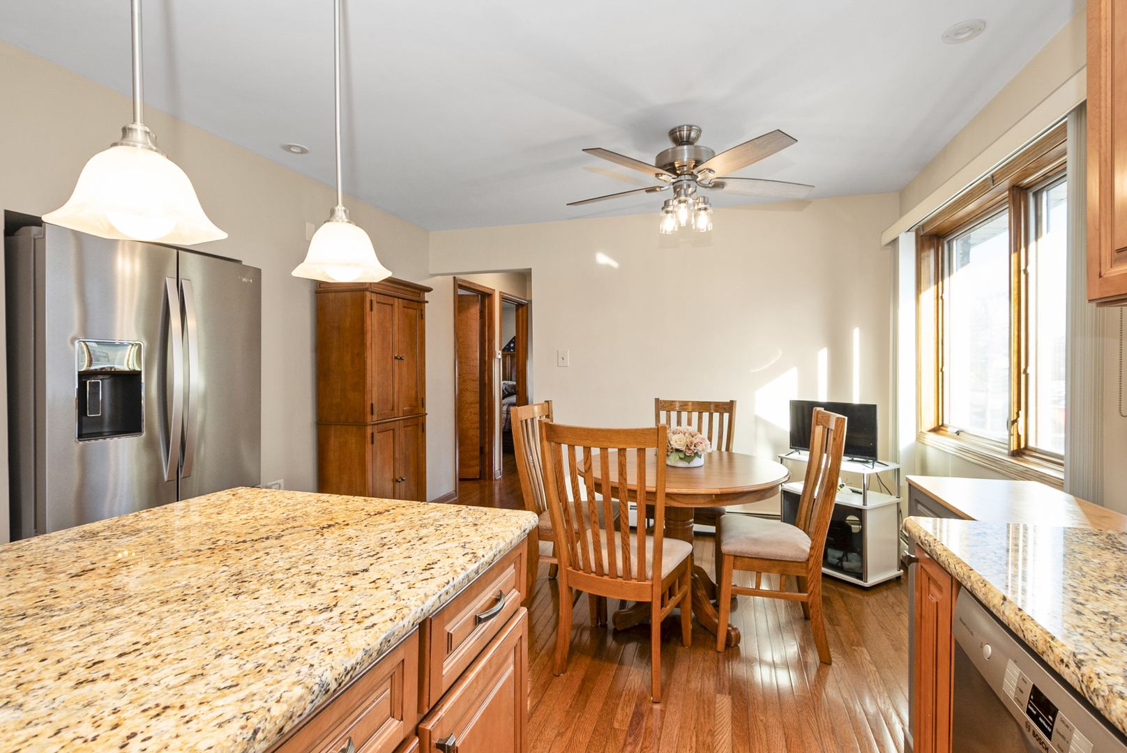 10124 Maple Avenue, Oak Lawn, IL 60453