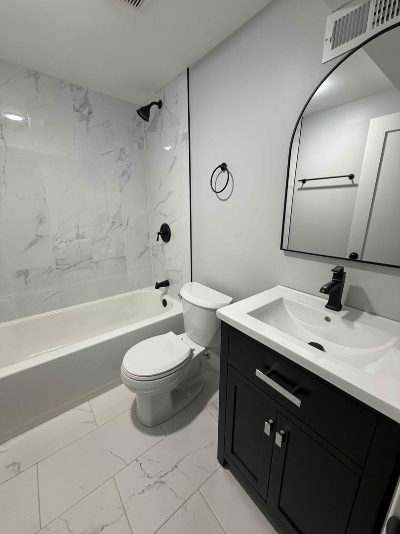 2221 W 21st Place #BR, Chicago, IL 60608