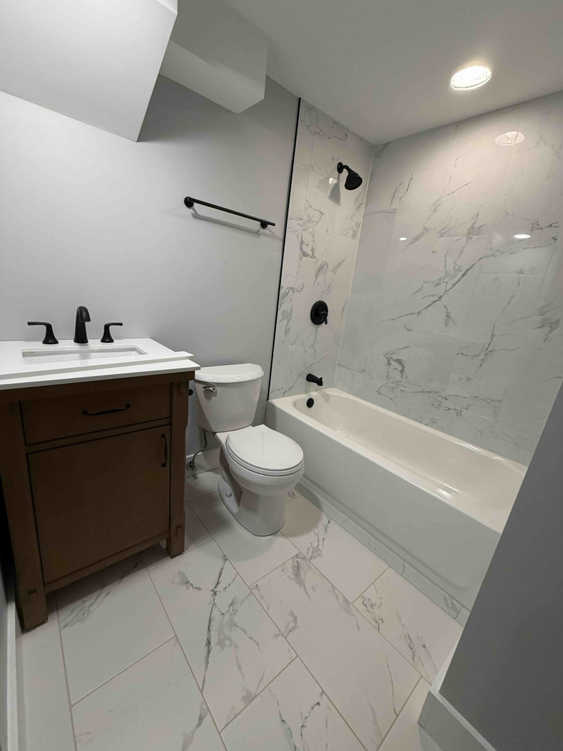 2221 W 21st Place #BR, Chicago, IL 60608