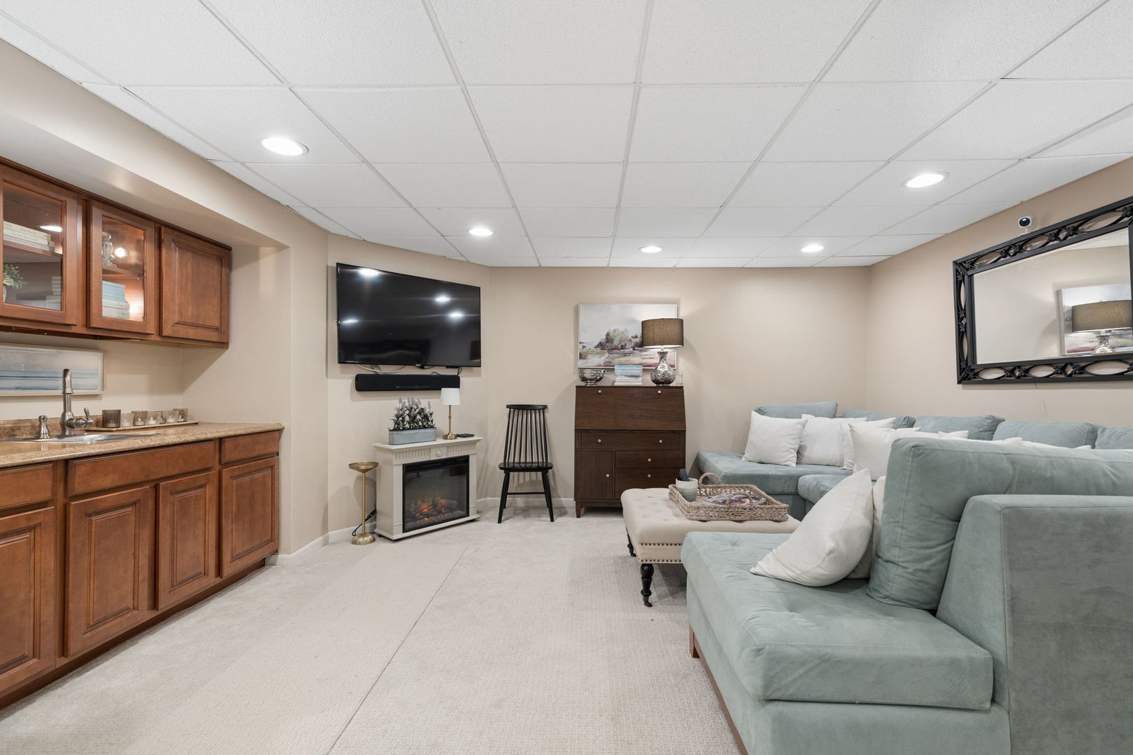 721 BURGESS HILL Road, Naperville, IL 60565