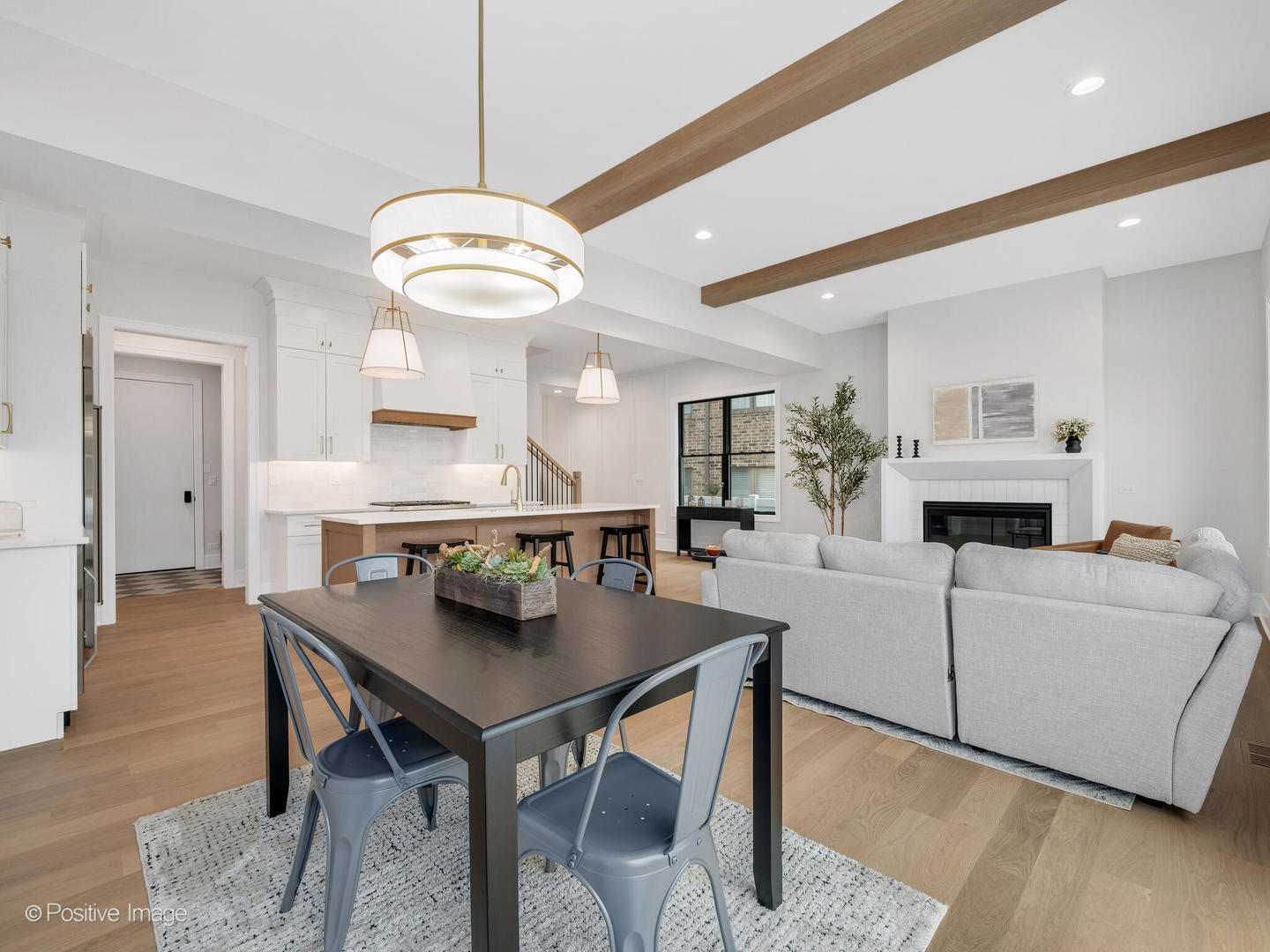 104 N Evergreen Avenue, Elmhurst, IL 60126