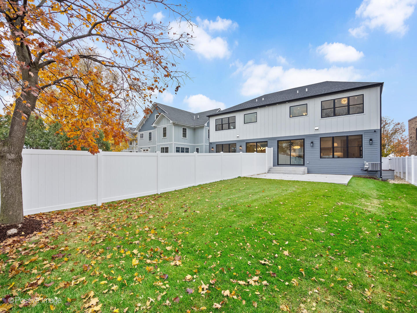 104 N Evergreen Avenue, Elmhurst, IL 60126