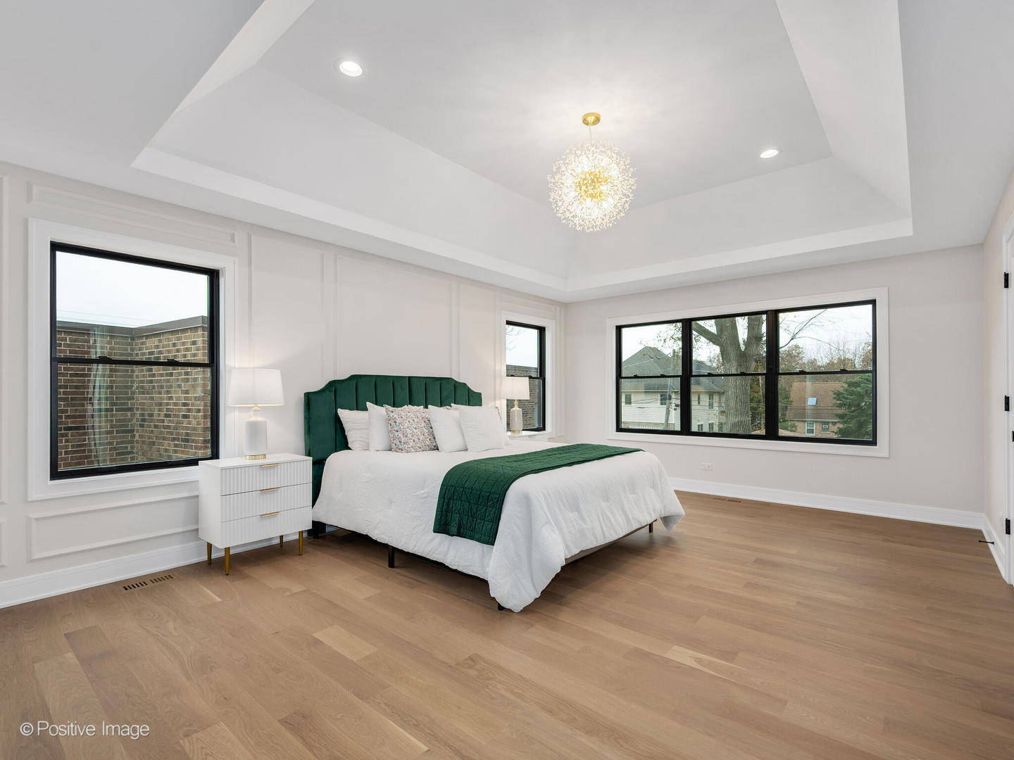 104 N Evergreen Avenue, Elmhurst, IL 60126