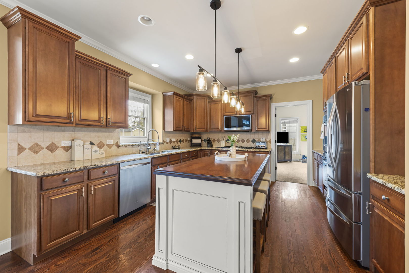 1N003 Richard Avenue, Wheaton, IL 60187