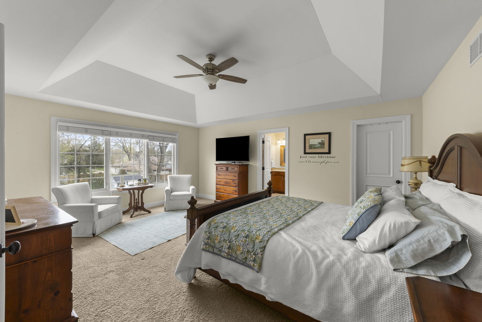 1N003 Richard Avenue, Wheaton, IL 60187