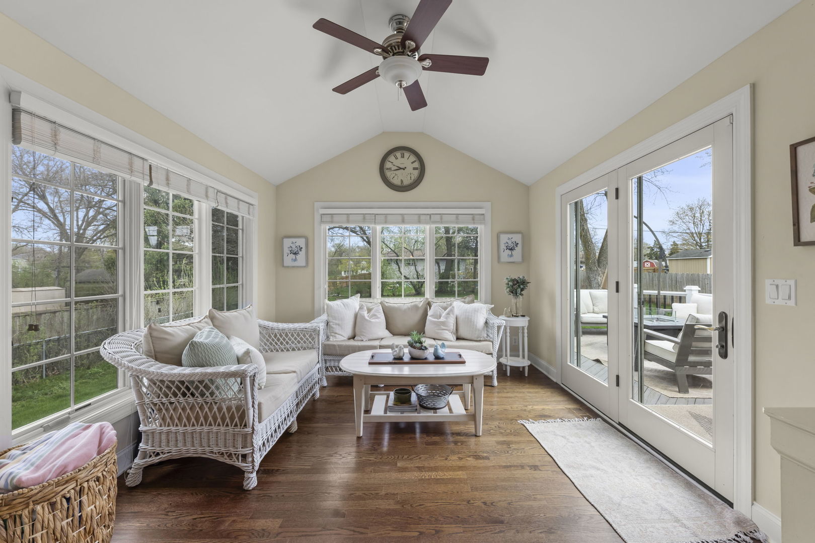 1N003 Richard Avenue, Wheaton, IL 60187