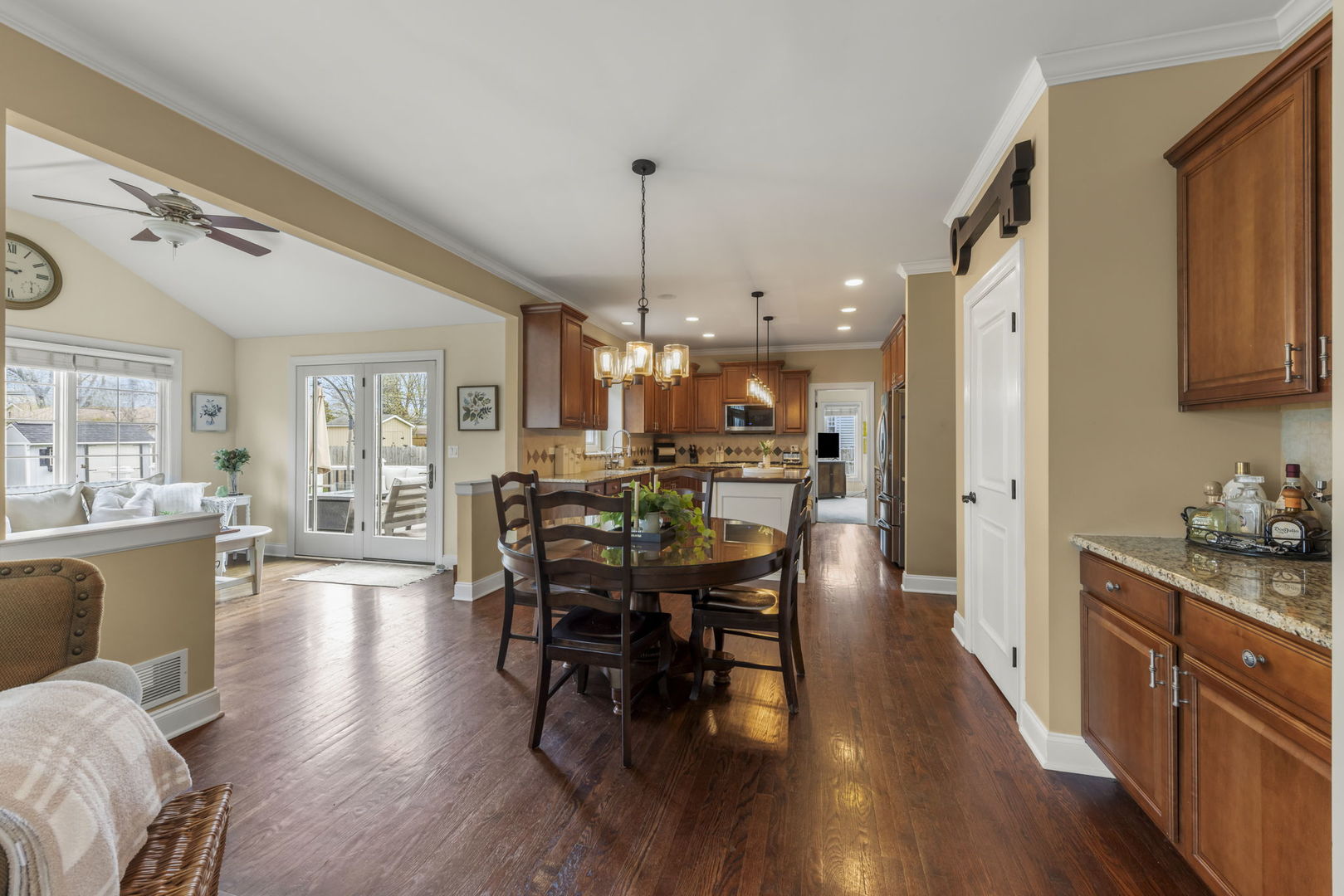 1N003 Richard Avenue, Wheaton, IL 60187