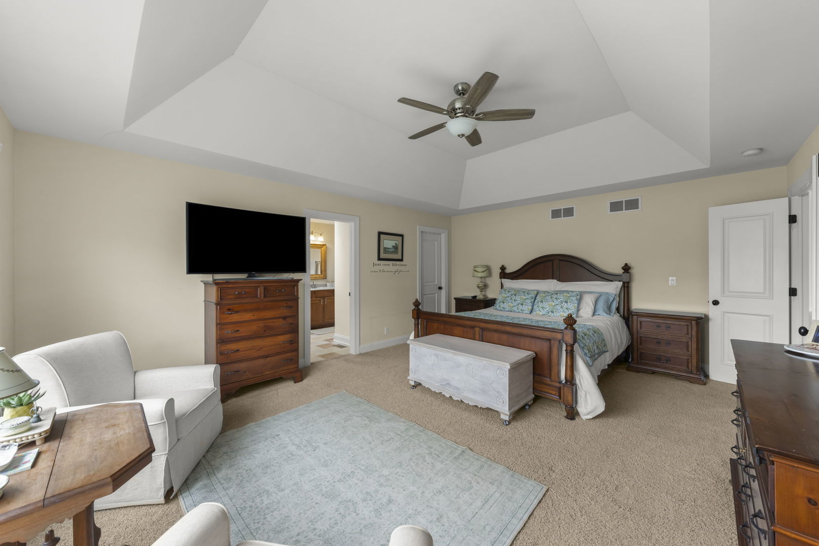 1N003 Richard Avenue, Wheaton, IL 60187