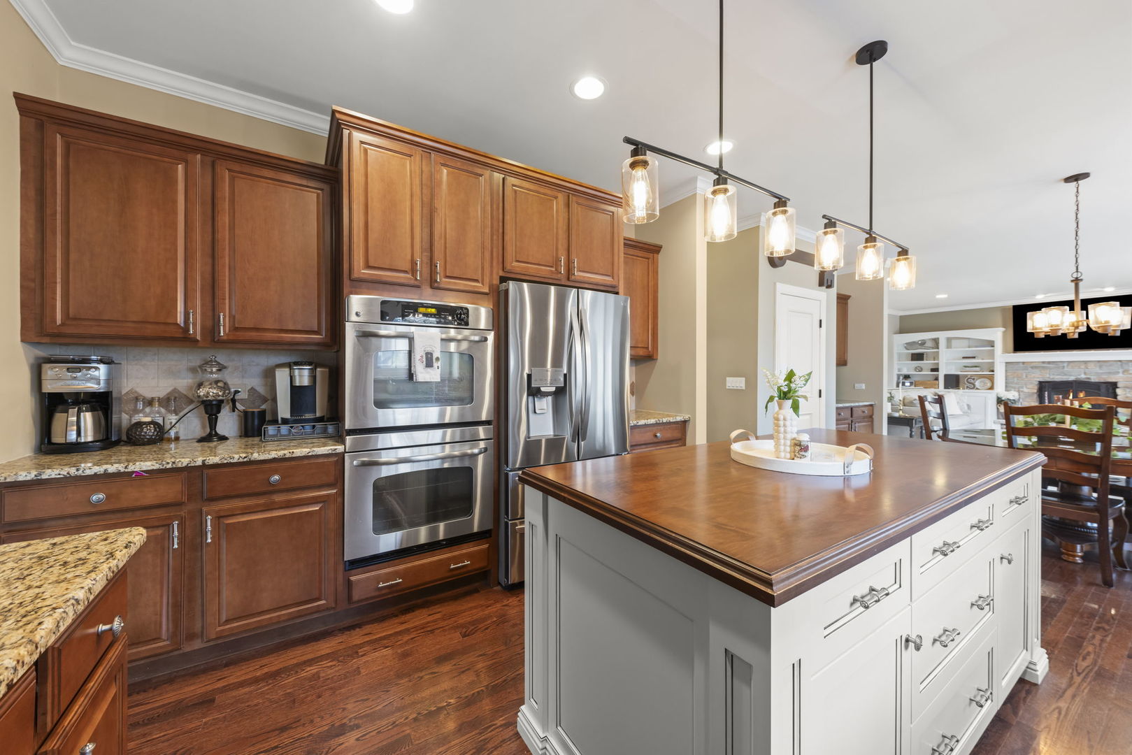 1N003 Richard Avenue, Wheaton, IL 60187