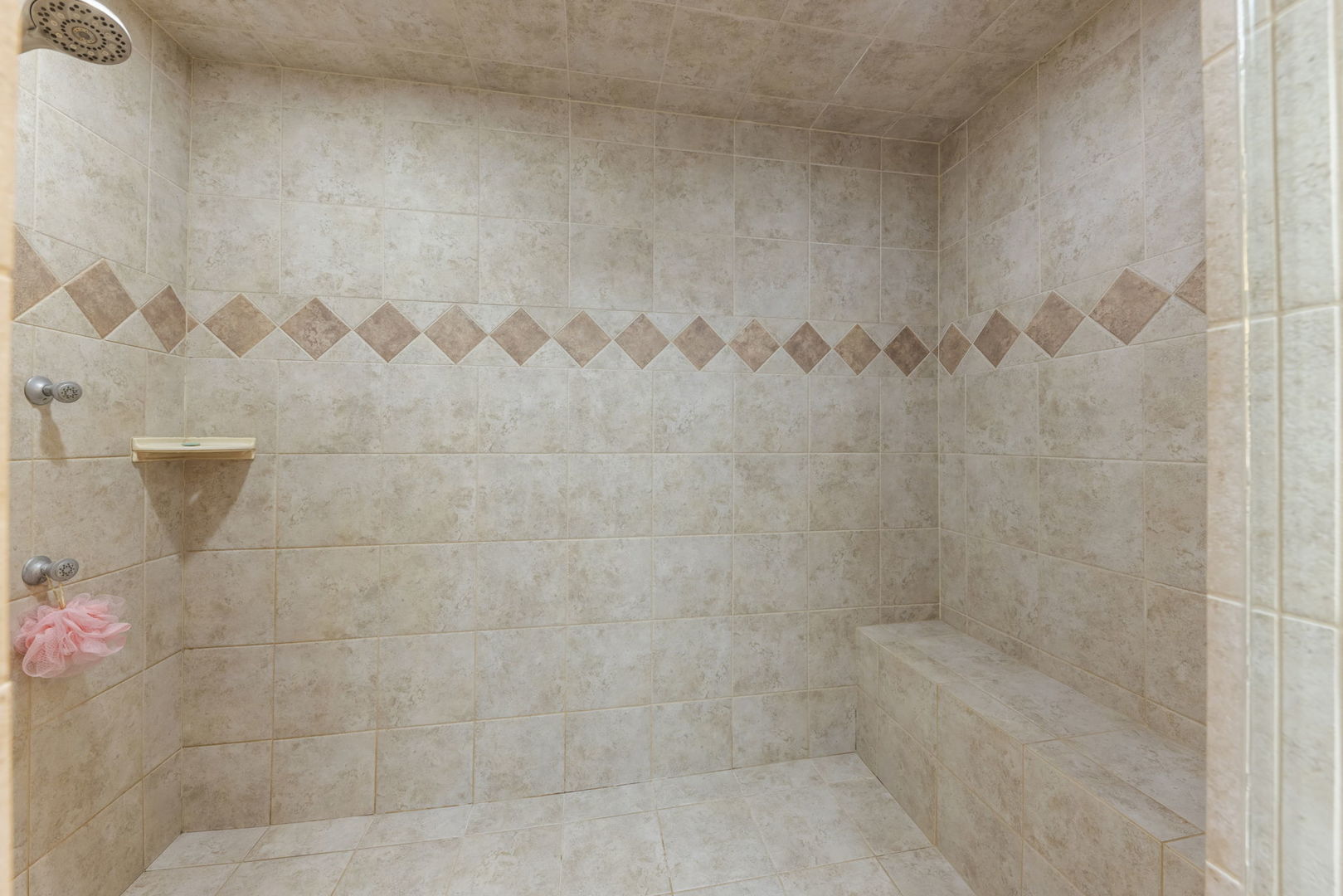 1N003 Richard Avenue, Wheaton, IL 60187