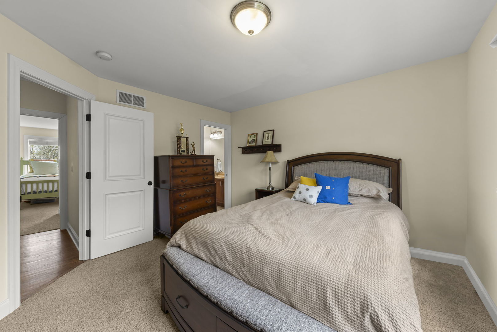 1N003 Richard Avenue, Wheaton, IL 60187