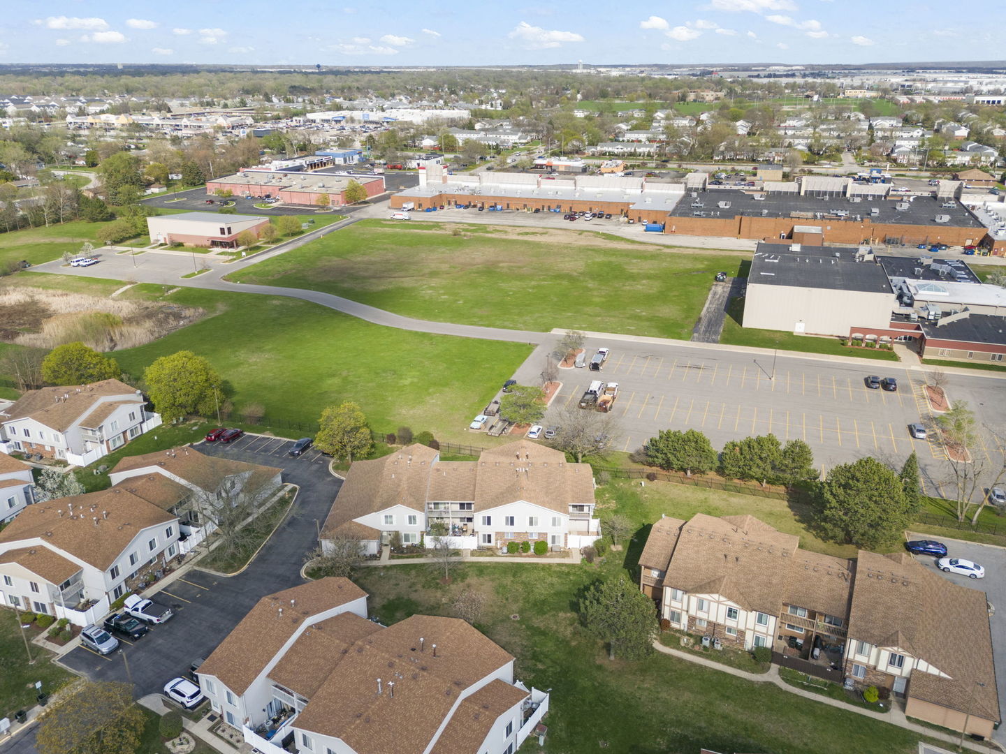 9E Fernwood Drive, Bolingbrook, IL 60440