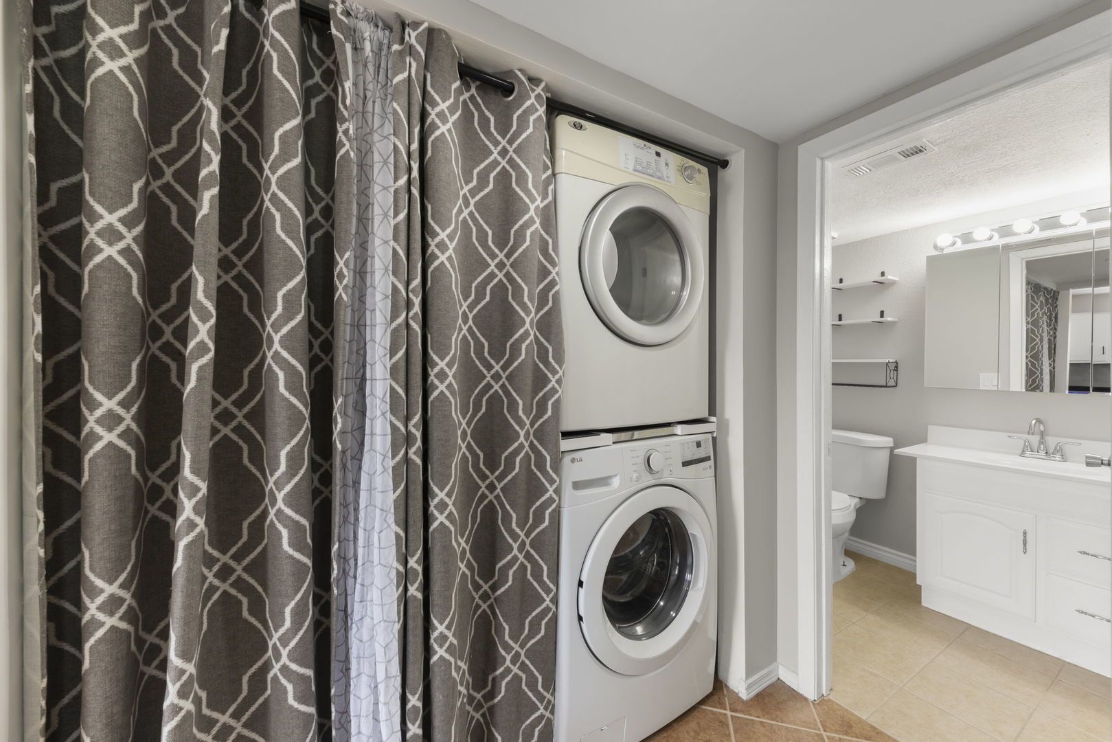 9E Fernwood Drive, Bolingbrook, IL 60440