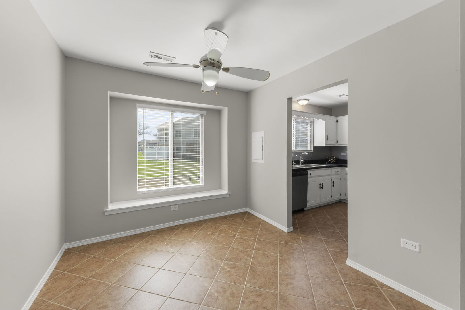 9E Fernwood Drive, Bolingbrook, IL 60440