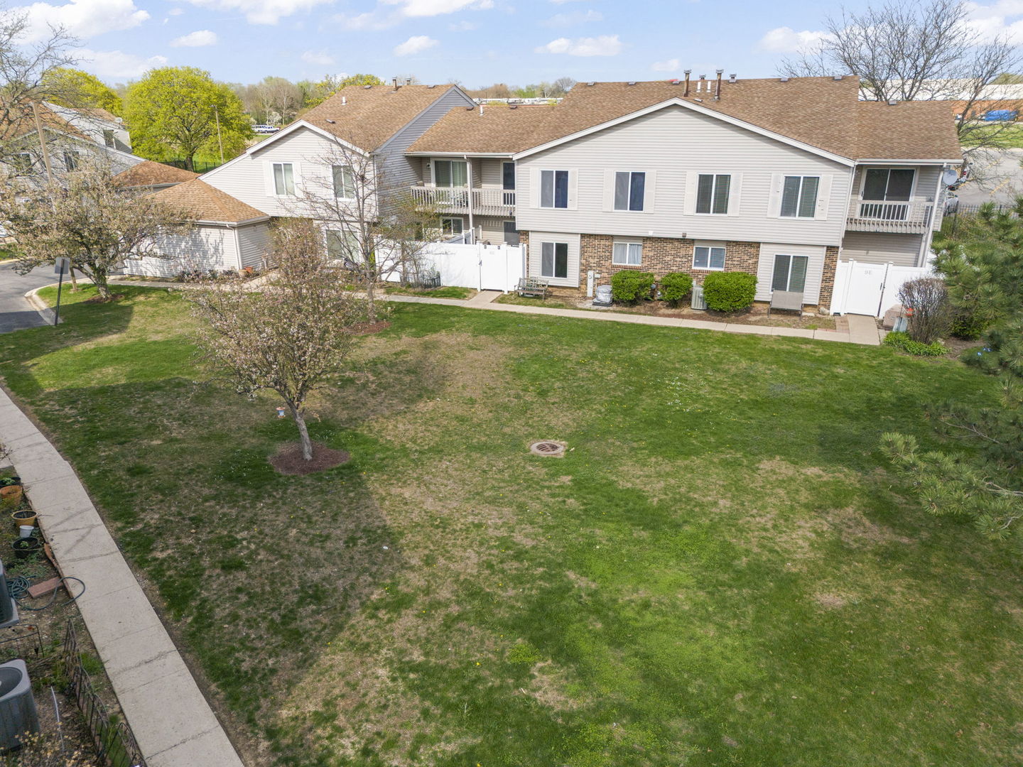 9E Fernwood Drive, Bolingbrook, IL 60440