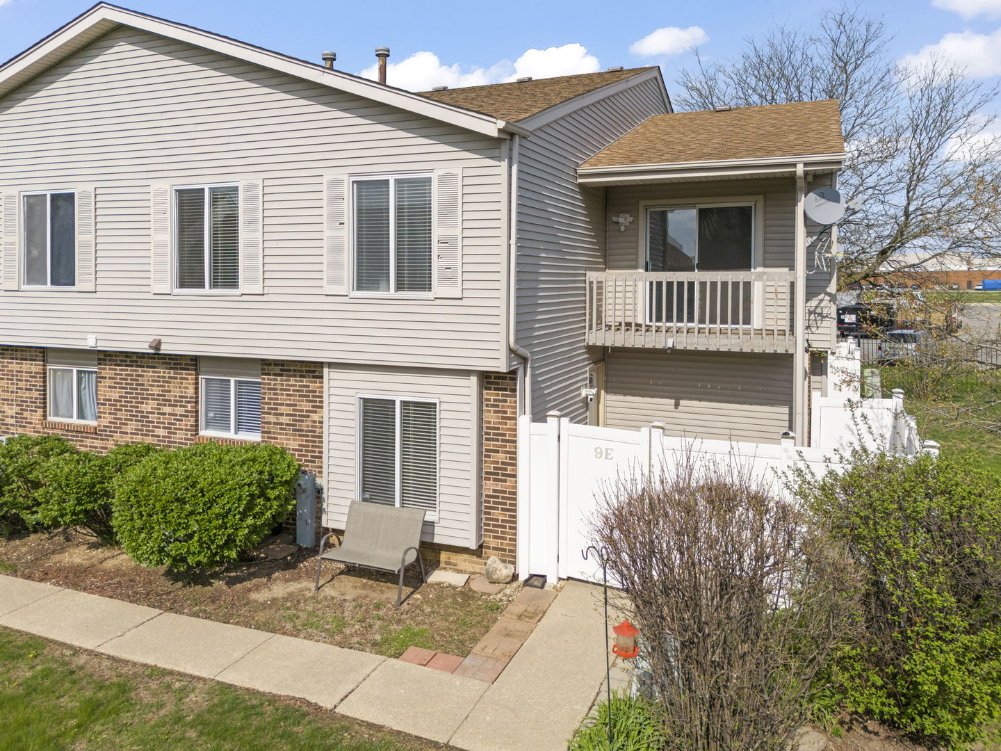 9E Fernwood Drive, Bolingbrook, IL 60440