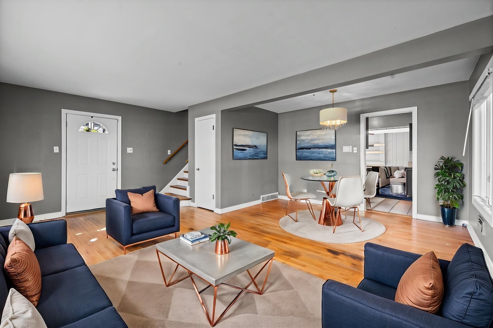 627 E Davis Street, Arlington Heights, IL 60005