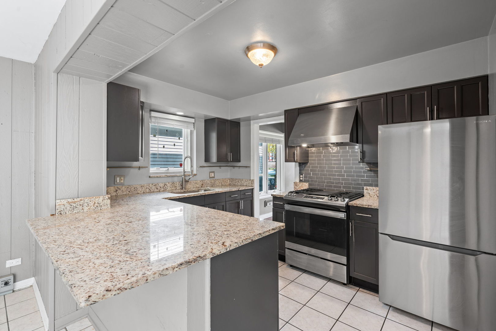 627 E Davis Street, Arlington Heights, IL 60005