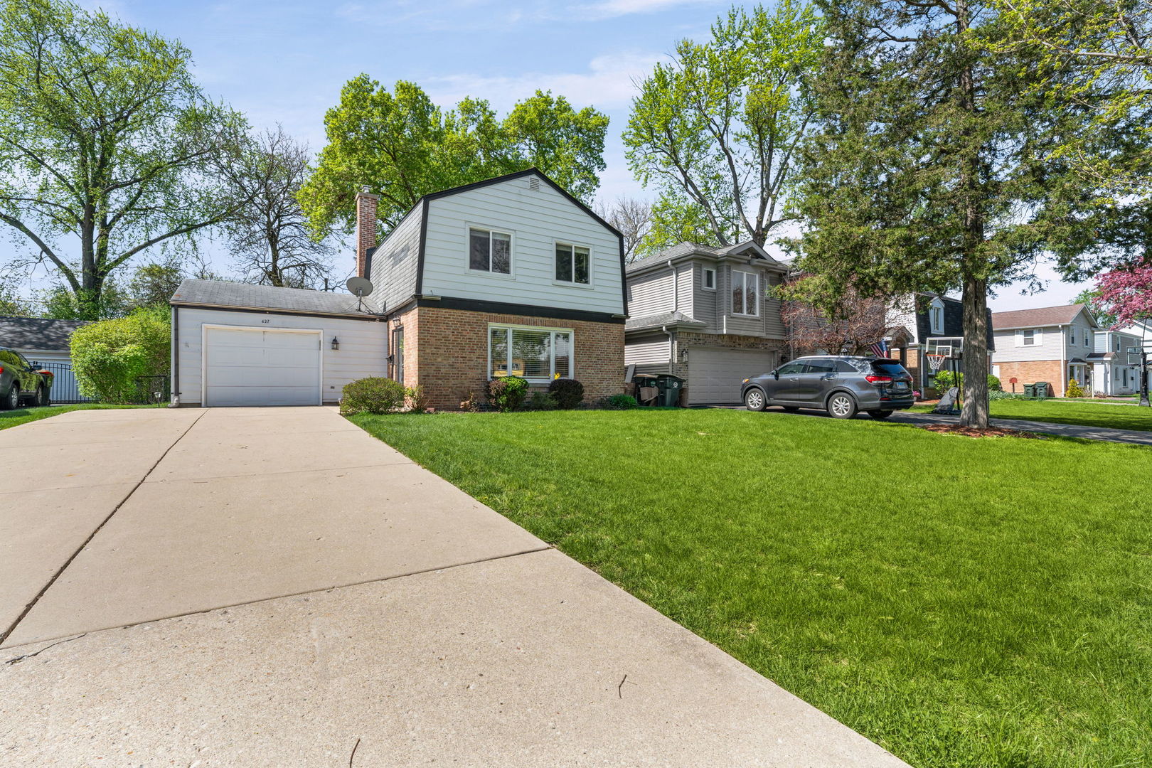 627 E Davis Street, Arlington Heights, IL 60005