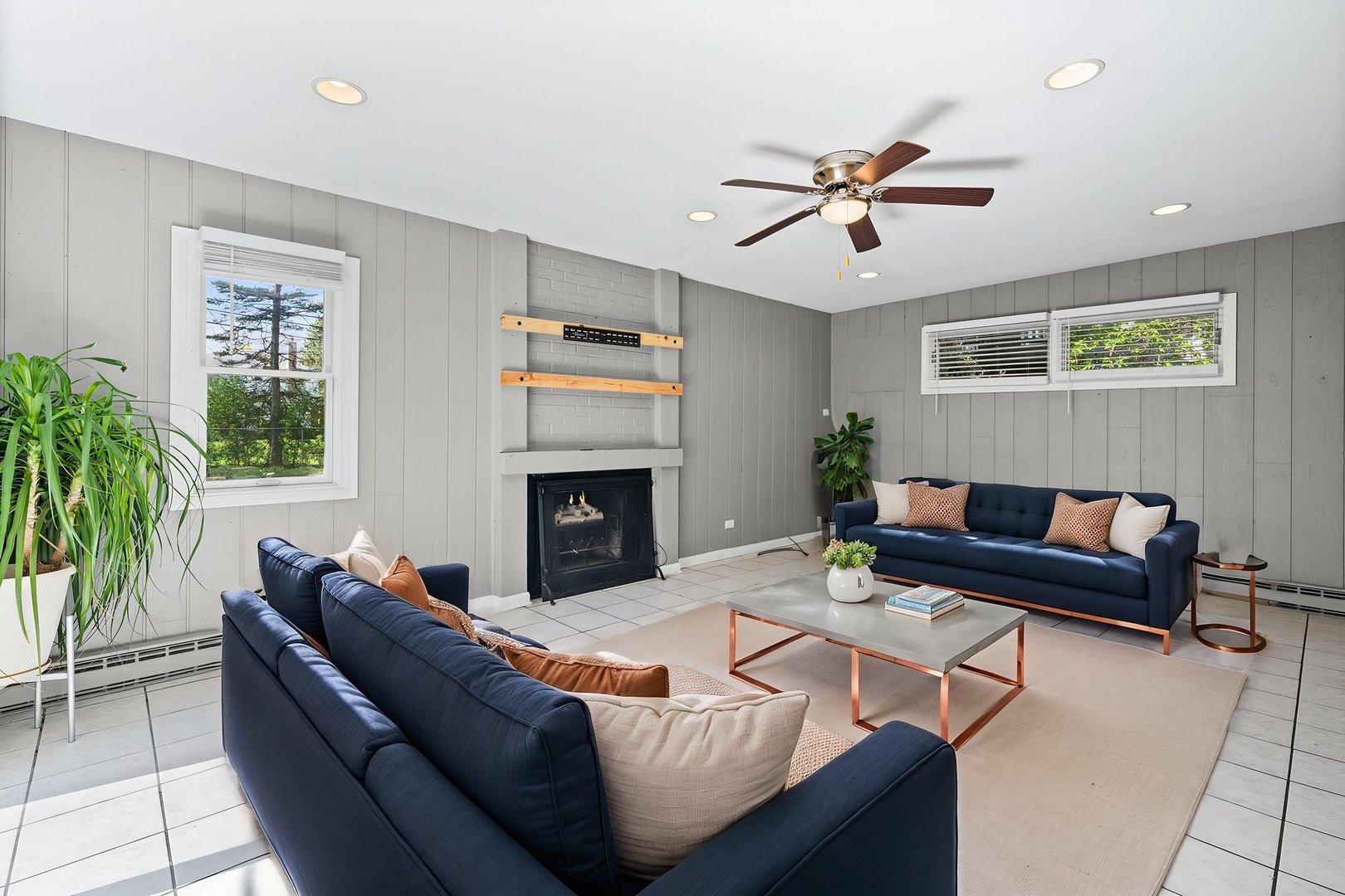 627 E Davis Street, Arlington Heights, IL 60005