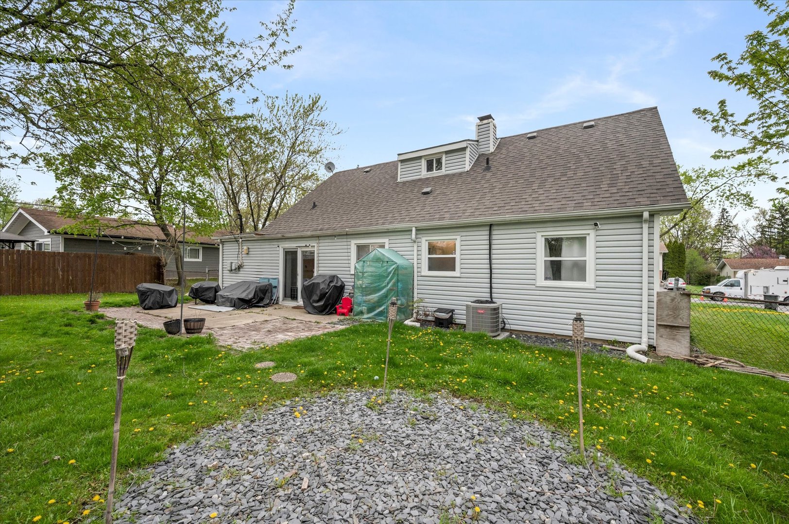 575 Jamison Lane, Hoffman Estates, IL 60169