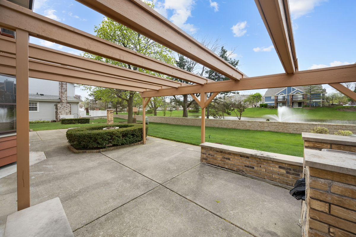 1274 Biscayne Drive, Elk Grove Village, IL 60007