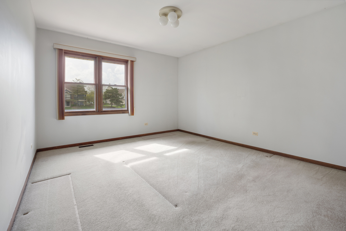 1274 Biscayne Drive, Elk Grove Village, IL 60007