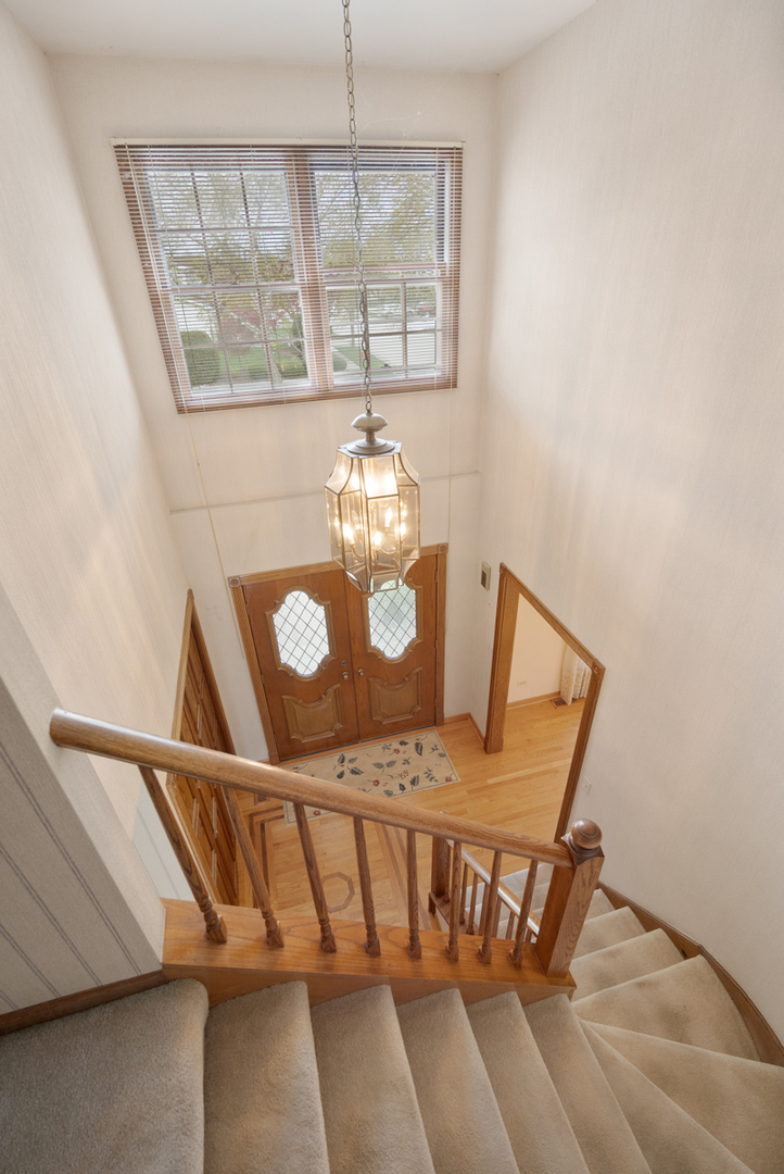 1274 Biscayne Drive, Elk Grove Village, IL 60007