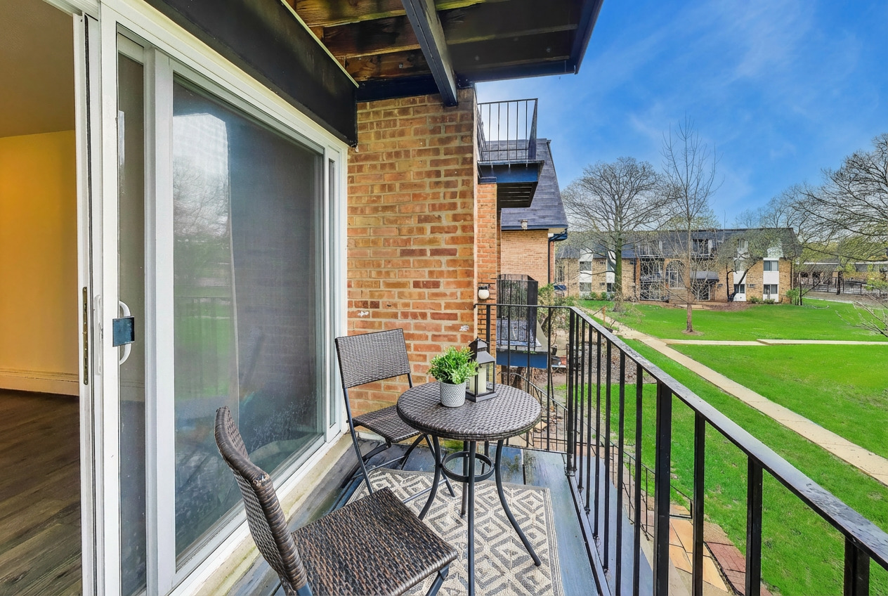 2A E DUNDEE QUARTER Drive #208, Palatine, IL 60074