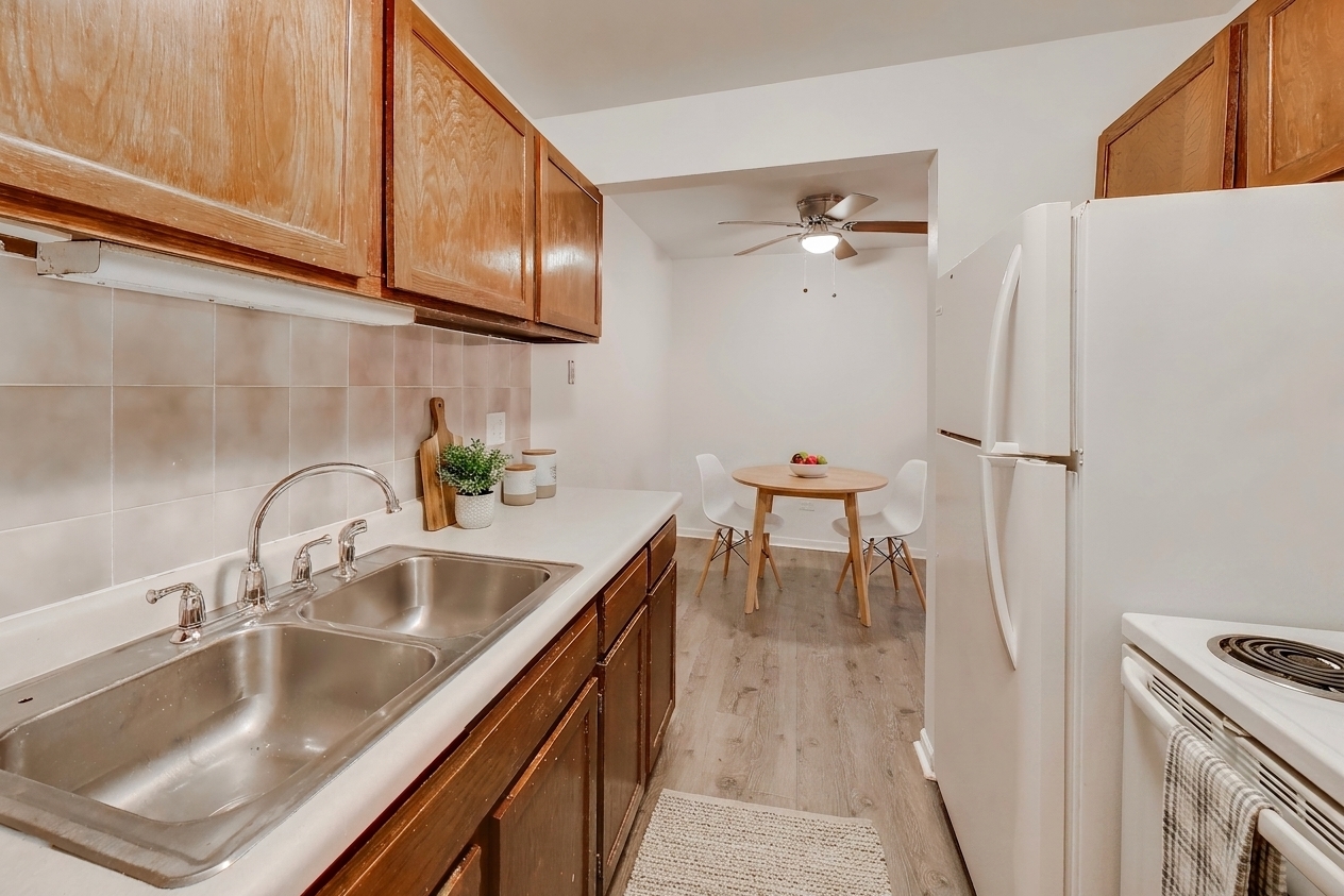 2A E DUNDEE QUARTER Drive #208, Palatine, IL 60074