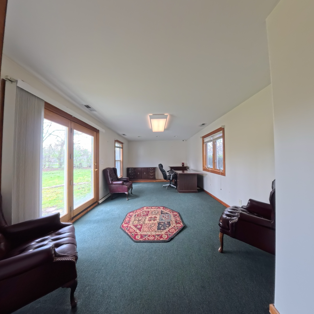 805 E Palatine Road, Palatine, IL 60074