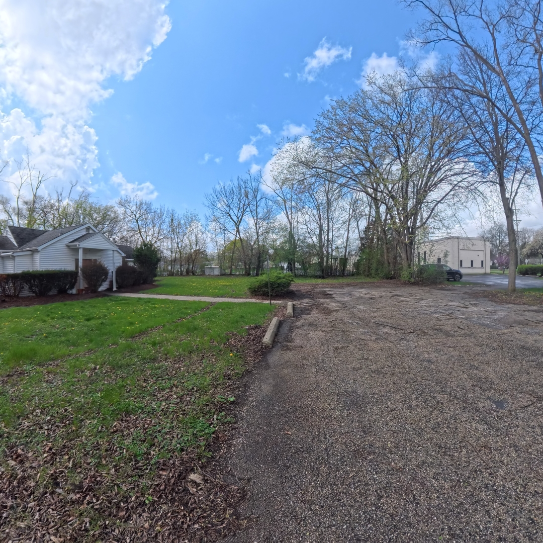 805 E Palatine Road, Palatine, IL 60074