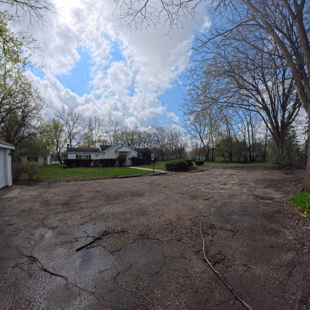 805 E Palatine Road, Palatine, IL 60074