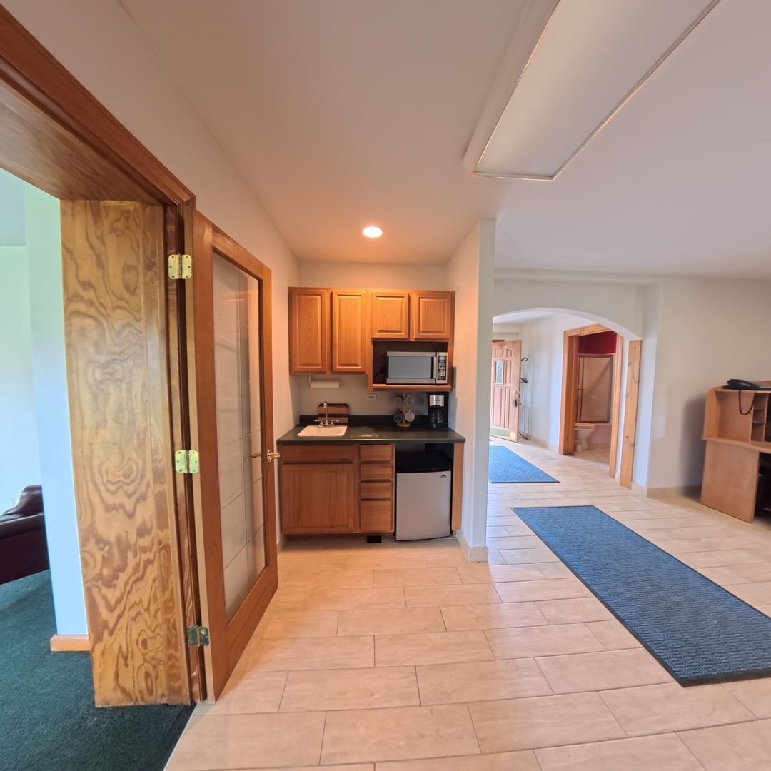 805 E Palatine Road, Palatine, IL 60074