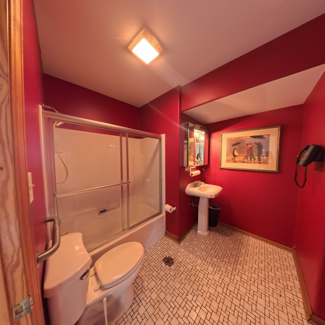 805 E Palatine Road, Palatine, IL 60074