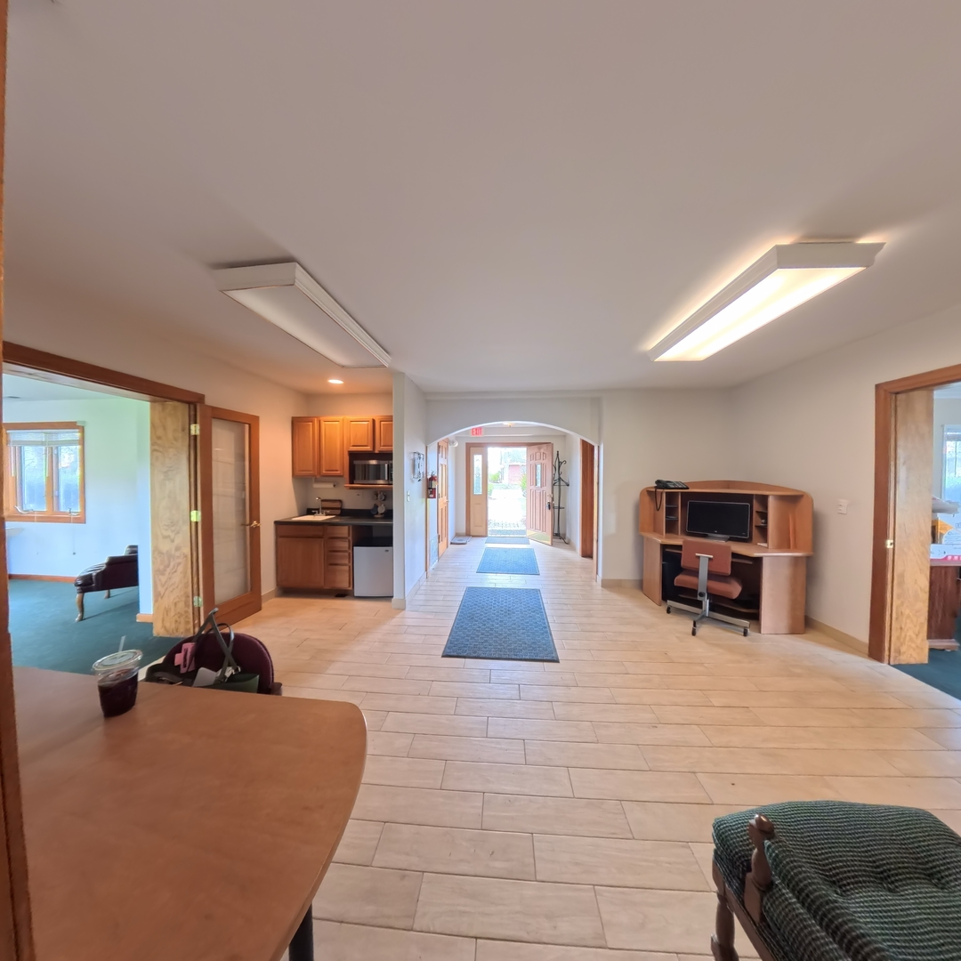 805 E Palatine Road, Palatine, IL 60074