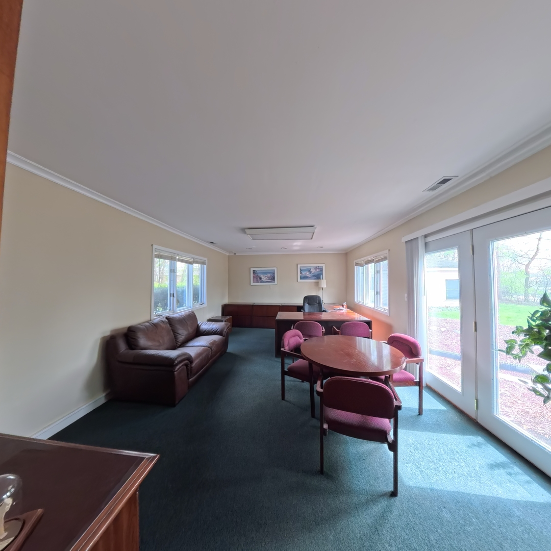 805 E Palatine Road, Palatine, IL 60074