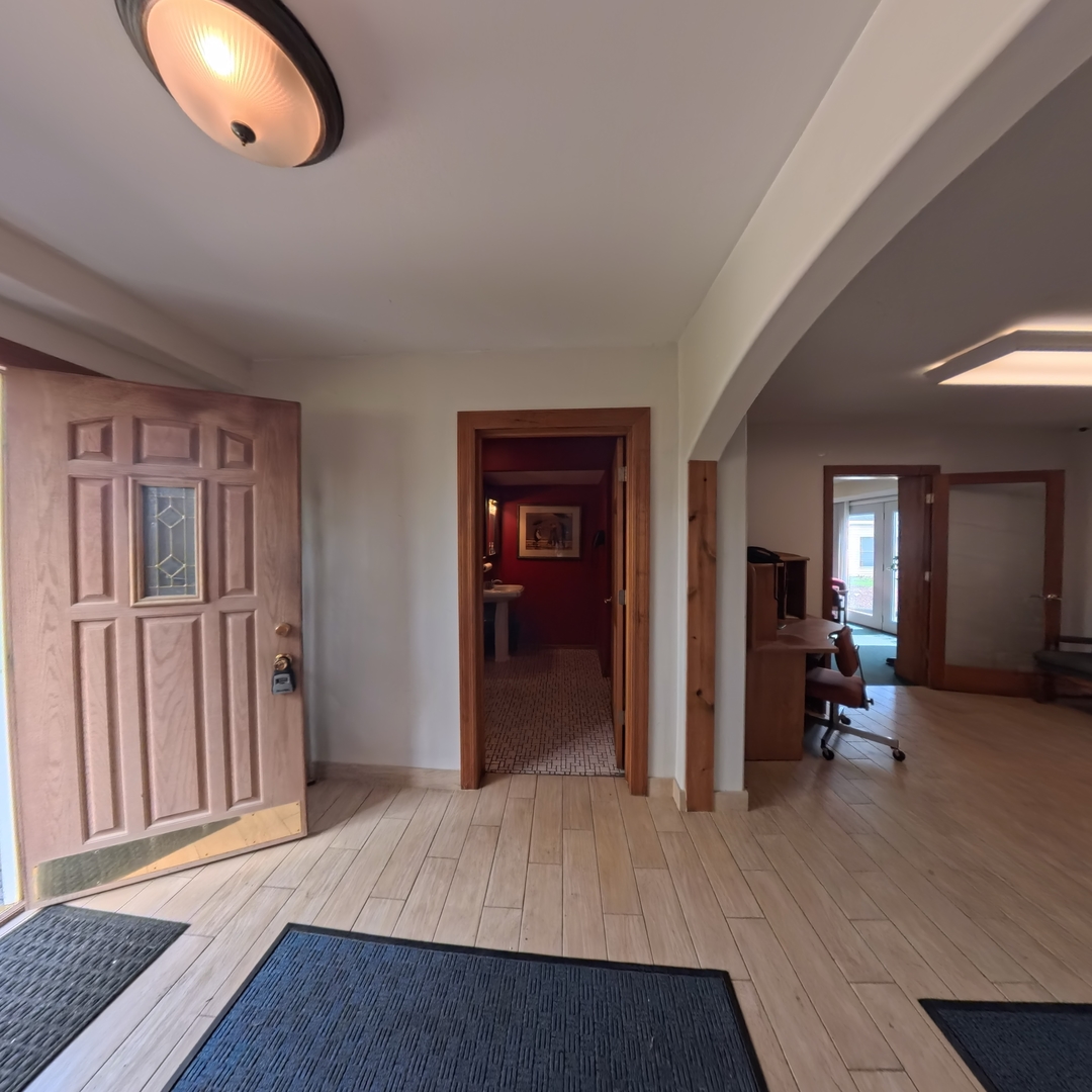 805 E Palatine Road, Palatine, IL 60074