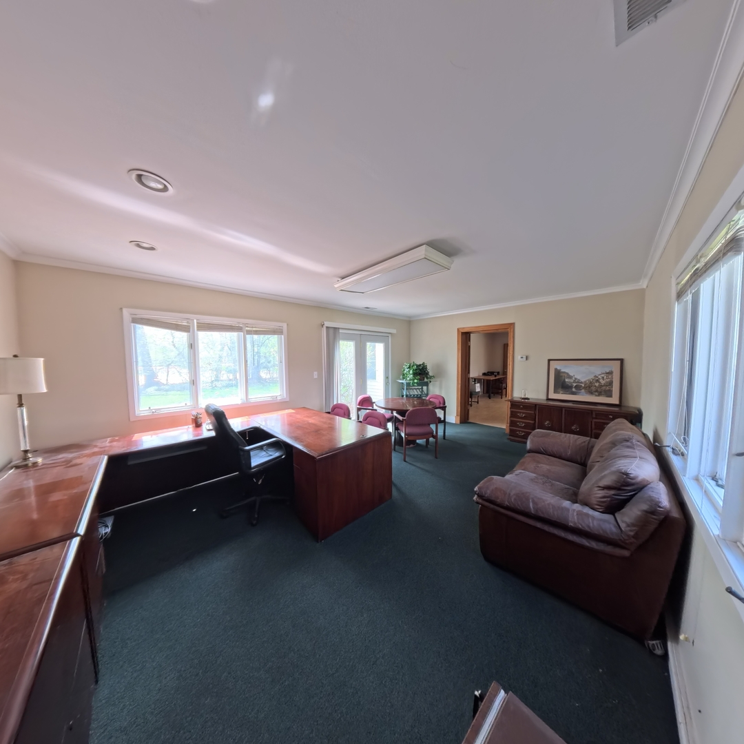 805 E Palatine Road, Palatine, IL 60074