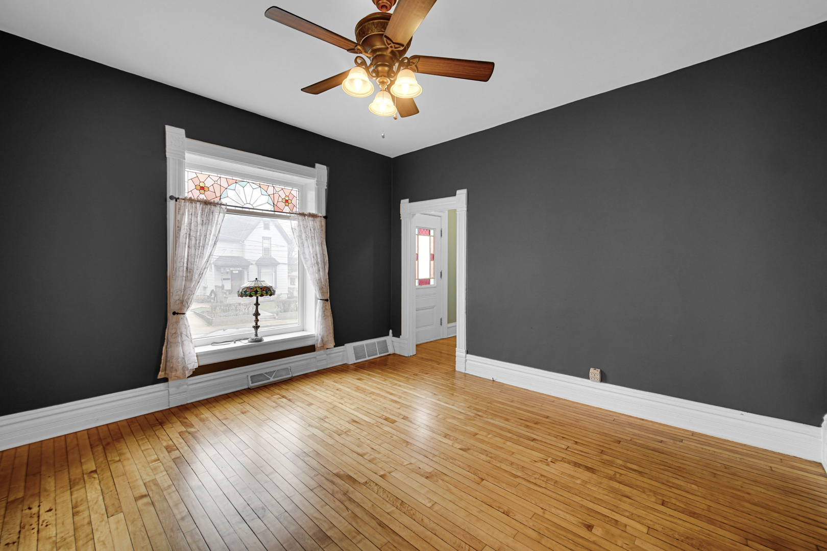 268 Seneca Street, Elgin, IL 60120