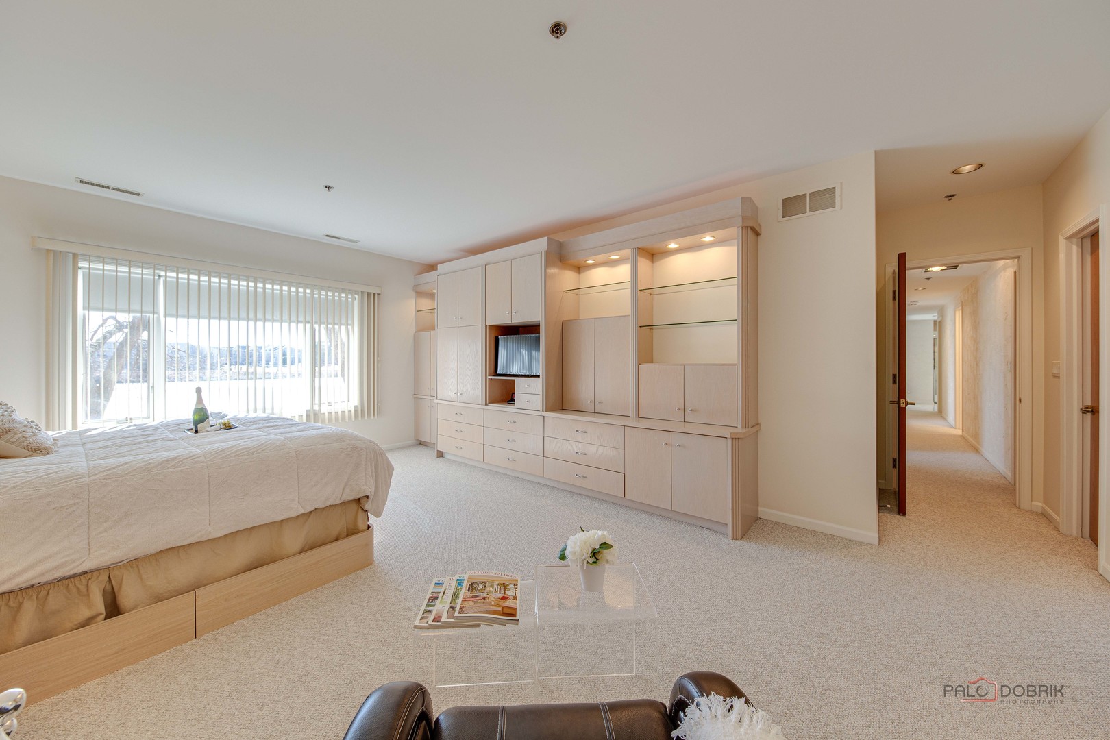 209 Rivershire Lane #203, Lincolnshire, IL 60069