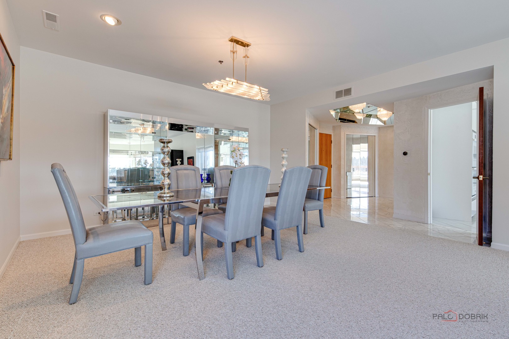 209 Rivershire Lane #203, Lincolnshire, IL 60069